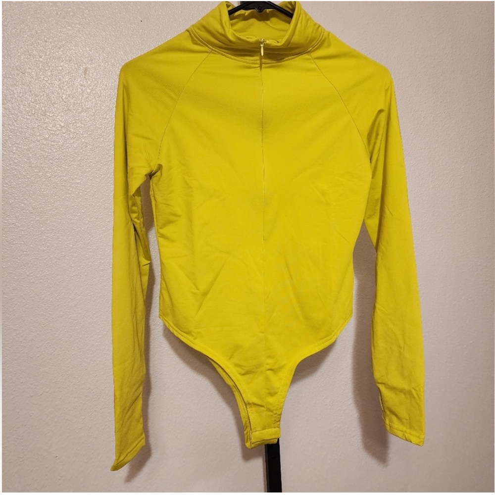 Womens yellow/green Gembera Long Sleeve BodySuit. Size M.